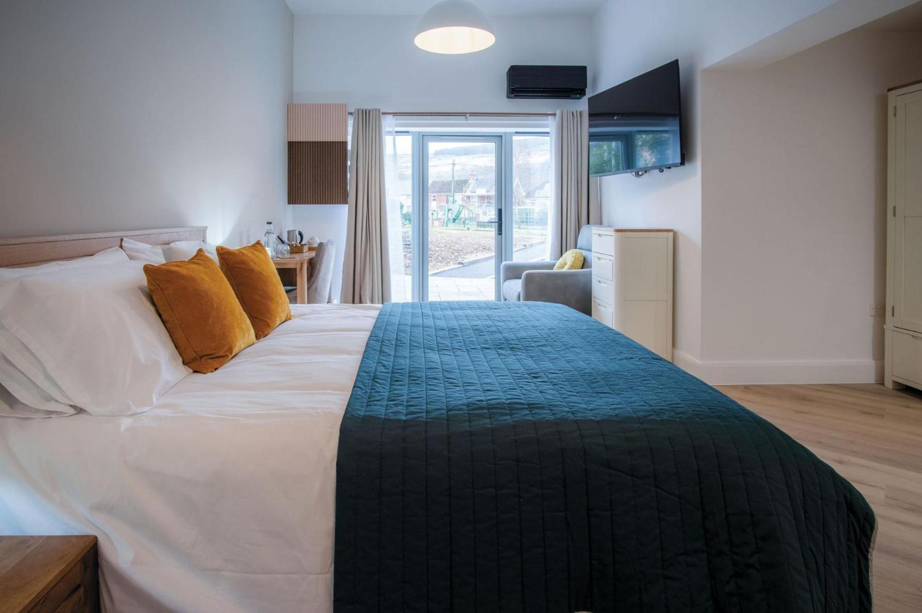 Suite 5 - Sleeping Giant Hotel - Pen Y Cae Inn Brecon Extérieur photo
