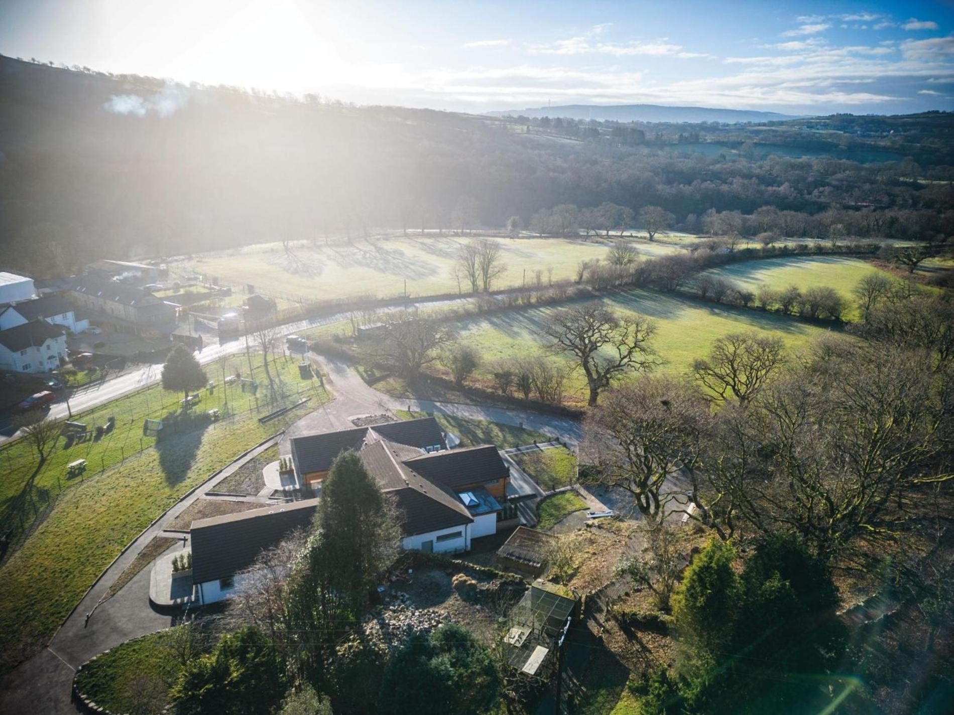 Suite 5 - Sleeping Giant Hotel - Pen Y Cae Inn Brecon Extérieur photo